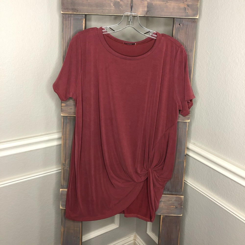 Top with front twist